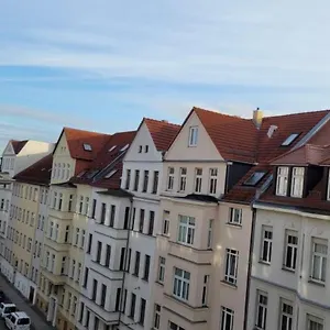 Dachgeschosswohnung Mit 2 Schlafzimmern Zentrum Nord Mit Aufzug Apartment Leipzig